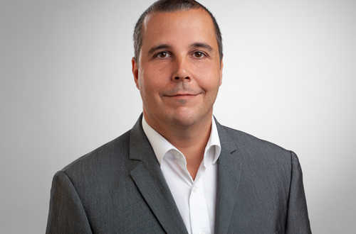 DENNIS BESCHORNER | Henk International DENNIS BESCHORNER | Henk International